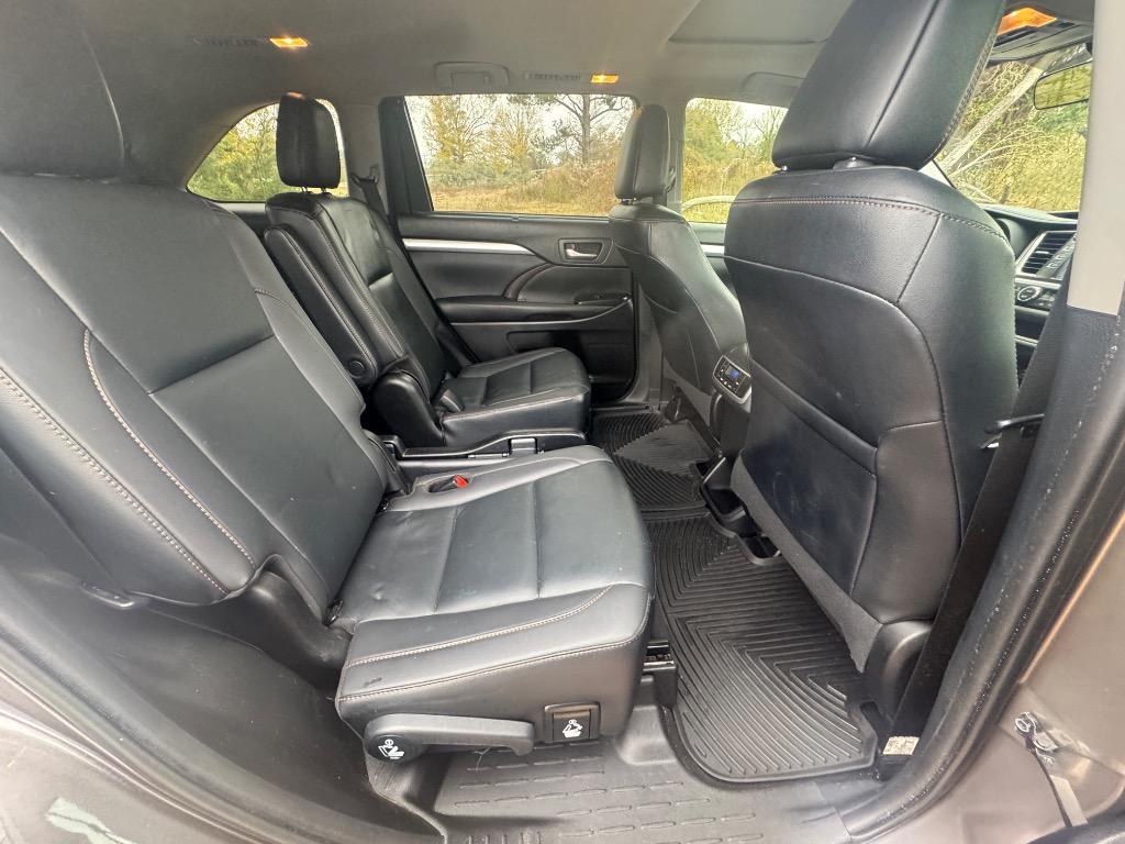 2019 Toyota Highlander XLE - Photo 17