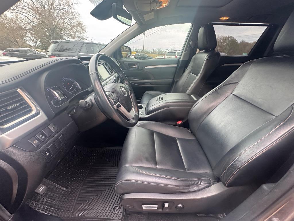 2019 Toyota Highlander XLE - Photo 15