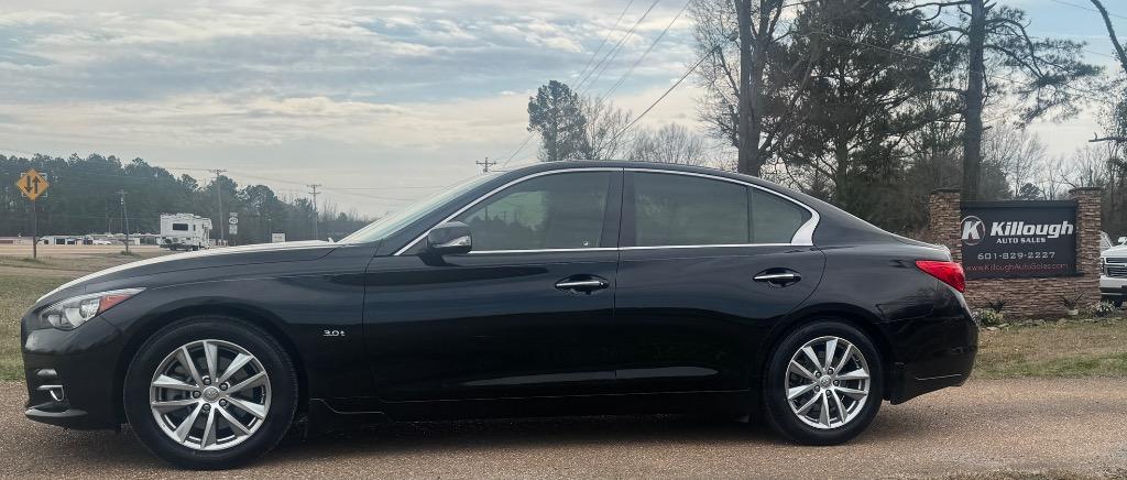 2017 INFINITI Q50 Premium