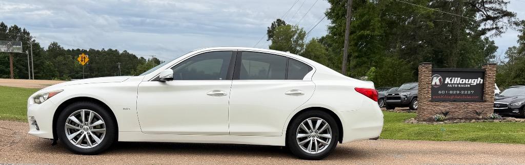 2016 INFINITI Q50 2.0t Premium's photo